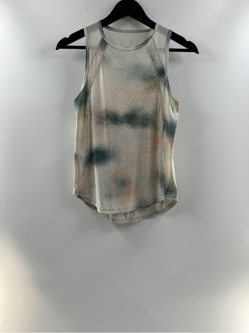 Lululemon Printed Mesh Back Tank Top – Women’s Size 6 (Estimated)